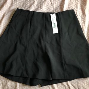 Alice and Olivia dressy black short